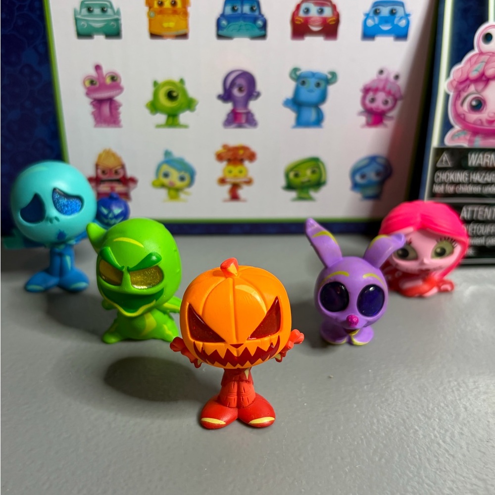 Disney Doorables Neon Pop Nightmare Before Christmas Set - Picture 2 of 4
